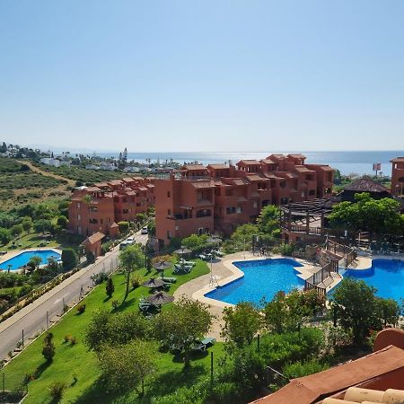 Sea View Penthouse Apartment With Hot Tub - Casa Bella Vista, Buenas Noches , Estepona Buitenkant foto