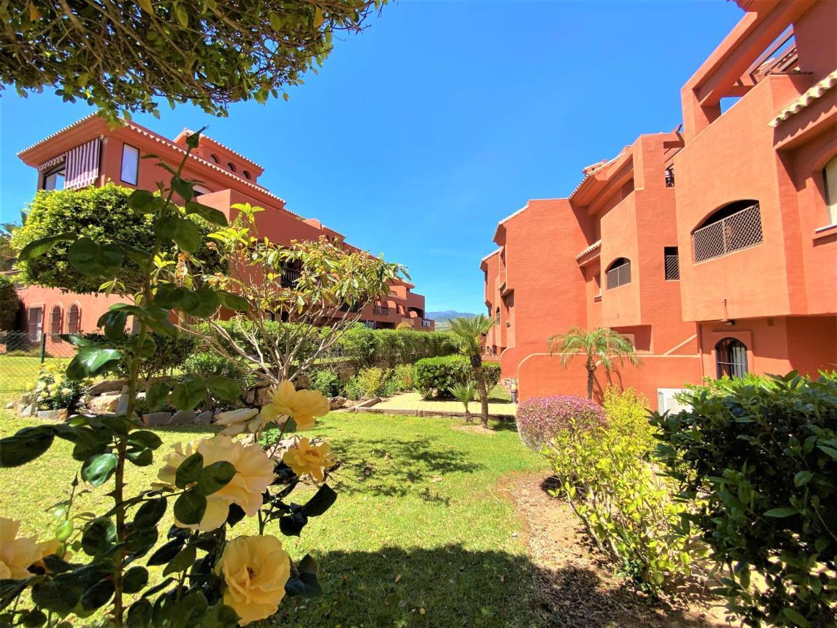 Sea View Penthouse Apartment With Hot Tub - Casa Bella Vista, Buenas Noches , Estepona Buitenkant foto