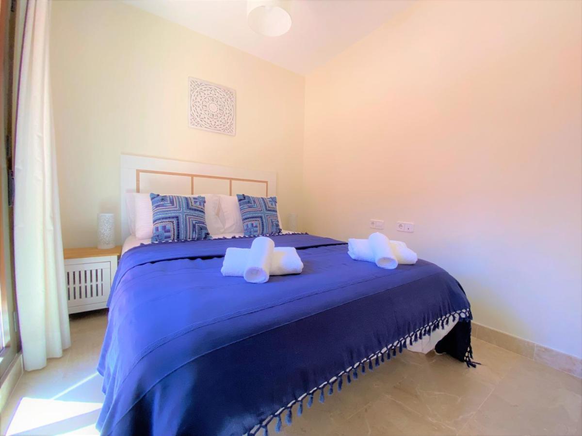 Sea View Penthouse Apartment With Hot Tub - Casa Bella Vista, Buenas Noches , Estepona Buitenkant foto