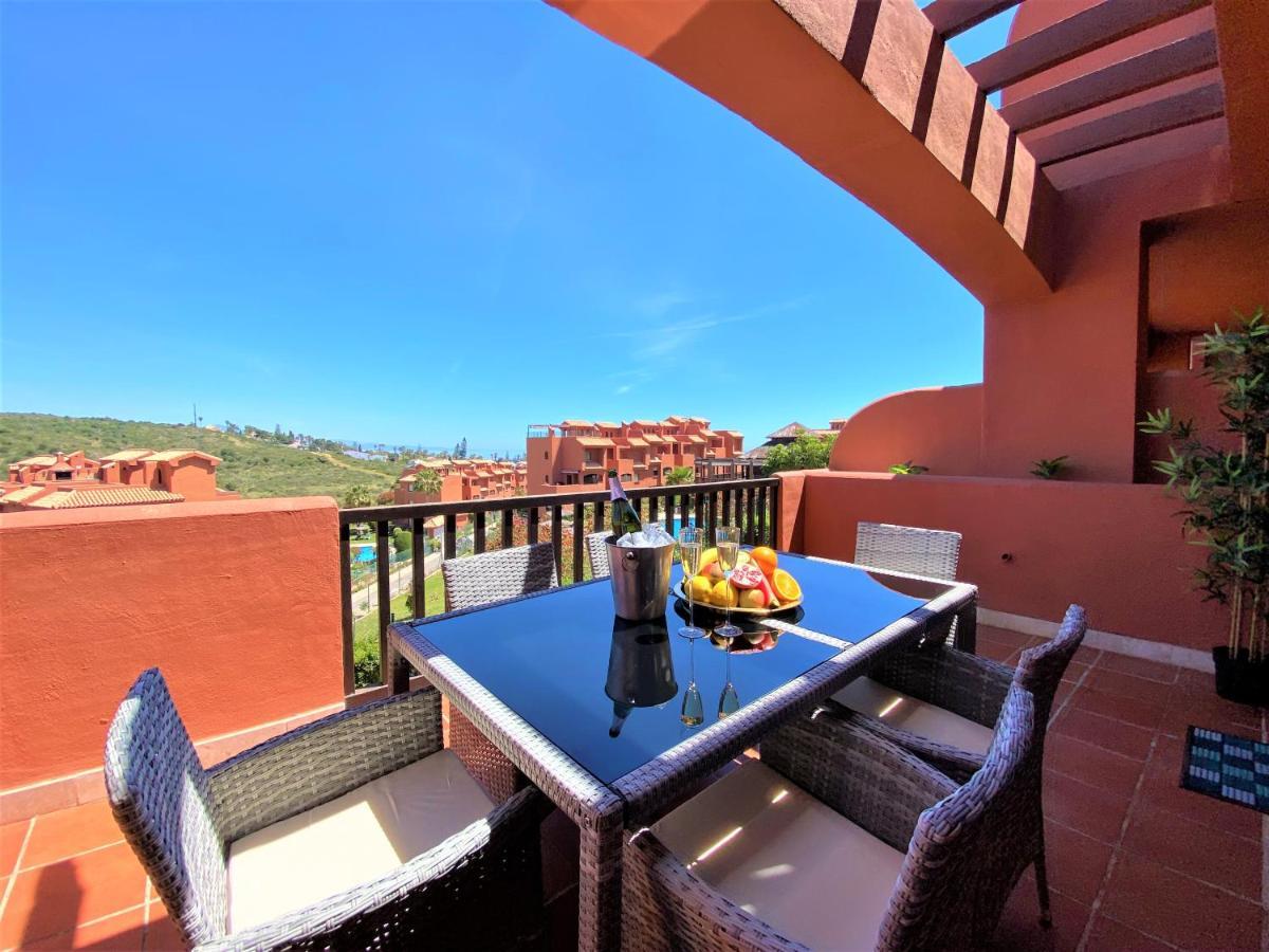 Sea View Penthouse Apartment With Hot Tub - Casa Bella Vista, Buenas Noches , Estepona Buitenkant foto