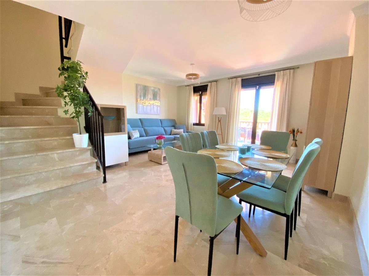 Sea View Penthouse Apartment With Hot Tub - Casa Bella Vista, Buenas Noches , Estepona Buitenkant foto