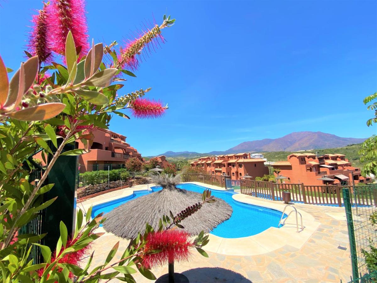 Sea View Penthouse Apartment With Hot Tub - Casa Bella Vista, Buenas Noches , Estepona Buitenkant foto