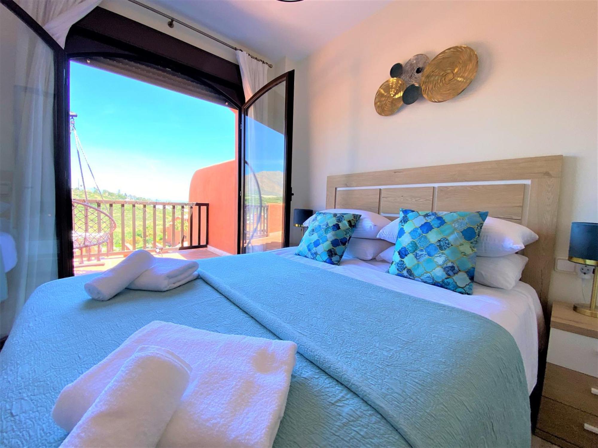 Sea View Penthouse Apartment With Hot Tub - Casa Bella Vista, Buenas Noches , Estepona Buitenkant foto