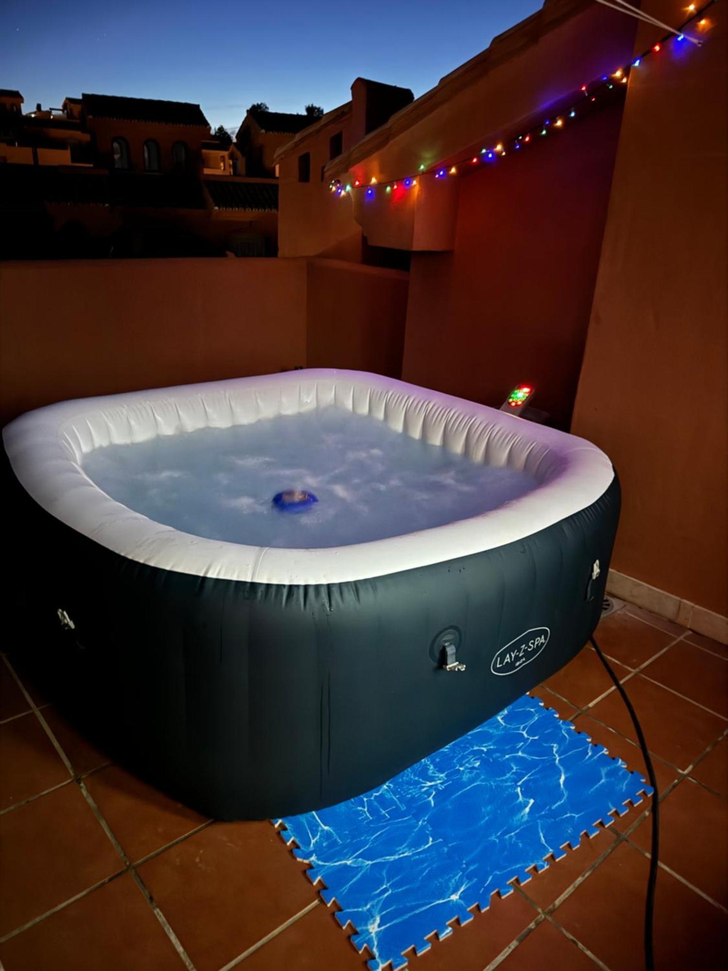 Sea View Penthouse Apartment With Hot Tub - Casa Bella Vista, Buenas Noches , Estepona Buitenkant foto