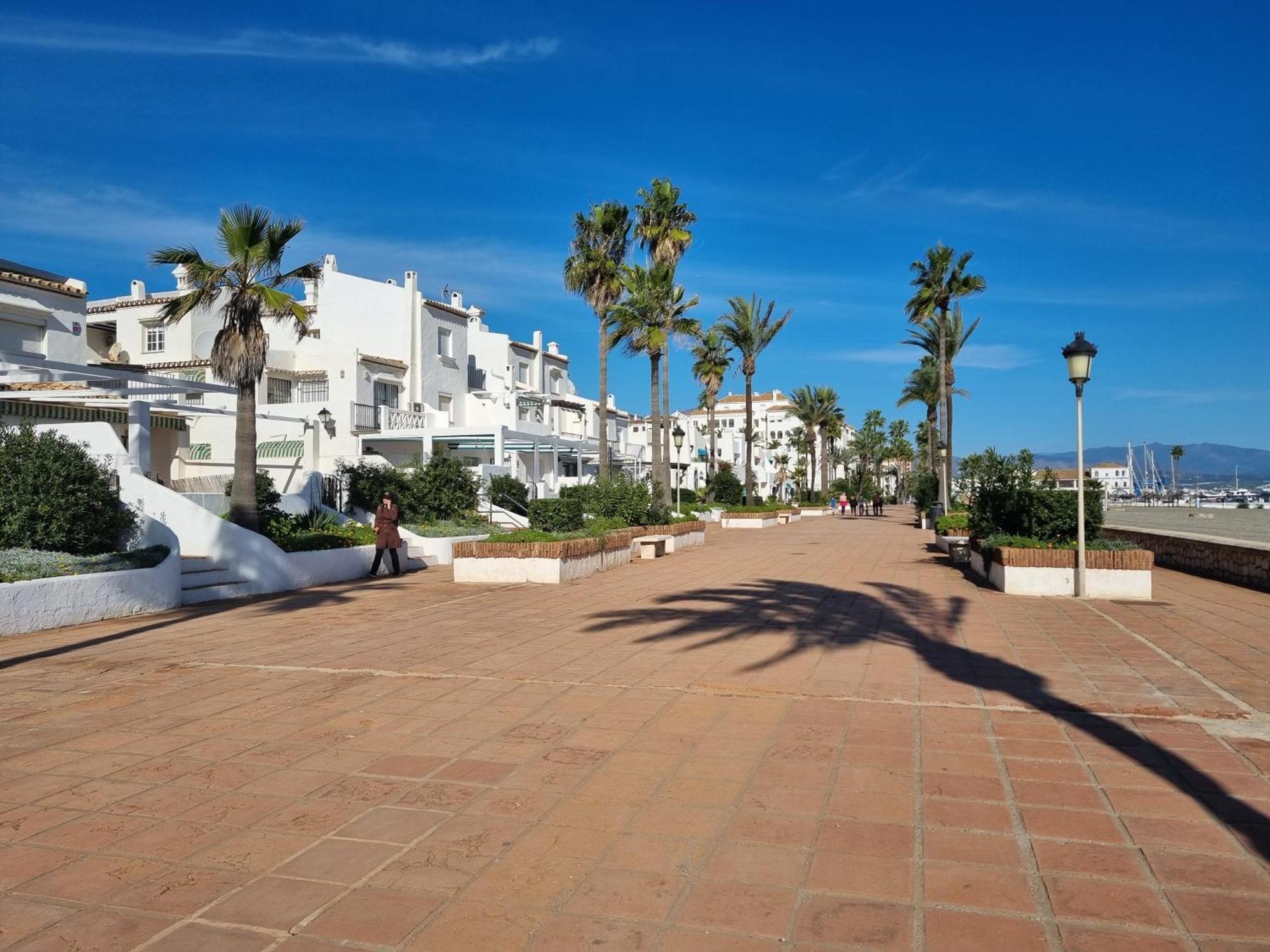 Sea View Penthouse Apartment With Hot Tub - Casa Bella Vista, Buenas Noches , Estepona Buitenkant foto